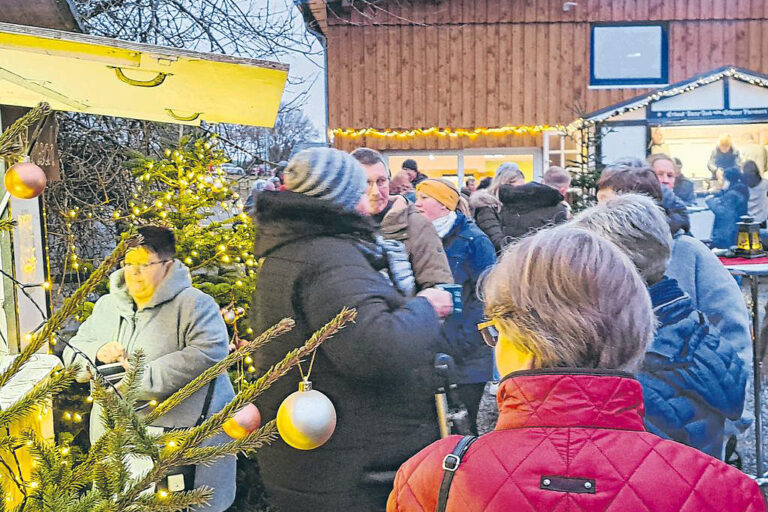 Die Bad Berleburger genossen den Besuch am Sengelsberg. (Foto: Christian Völkel)